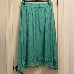 Aqua crinkle maxi skirt with gorgeous trim at hem Lined XL NWOT